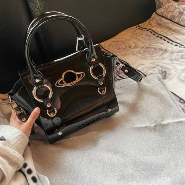 luxury women tote bag designer saturn bags fashion crocodile pattern patent leather handbag 17cm buckle shoulder purse
luxury women tote bag designer saturn bags fashion crocodile pattern patent leather handbag 17cm buckle shoulder purse
