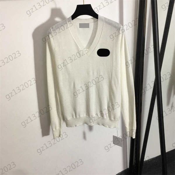 women sweater chest logo embroidery v-neck pullover knitted sweater soft skin-friendly fabric long sleeves warm knitwear sweaters for women, White;black
women sweater chest logo embroidery v-neck pullover knitted sweater soft skin-friendly fabric long sleeves warm knitwear sweaters for women, White;black