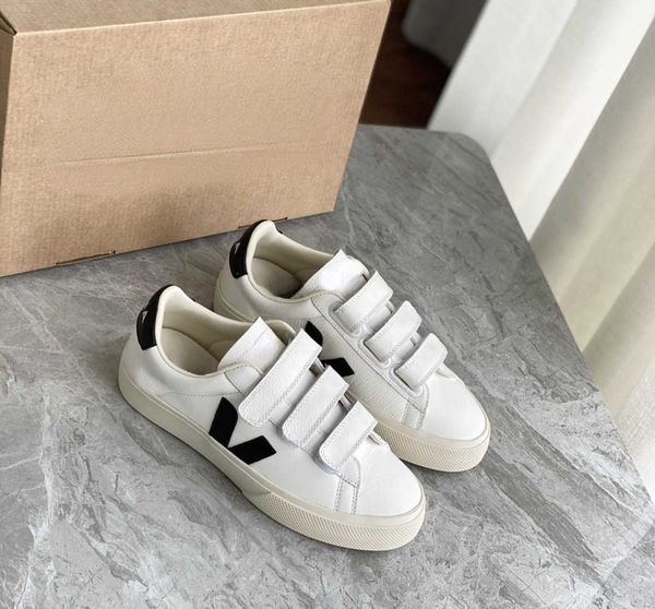 dress shoes 2022 new star same small white shoes men and women same lovers shoes, Black
dress shoes 2022 new star same small white shoes men and women same lovers shoes, Black