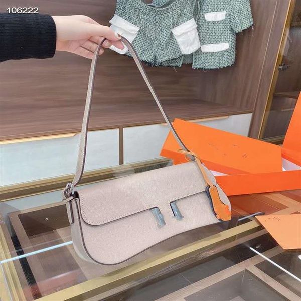 20 women's kangkang bag underarm bag explosion style versatile color system delivery pendant with box3219
20 women's kangkang bag underarm bag explosion style versatile color system delivery pendant with box3219