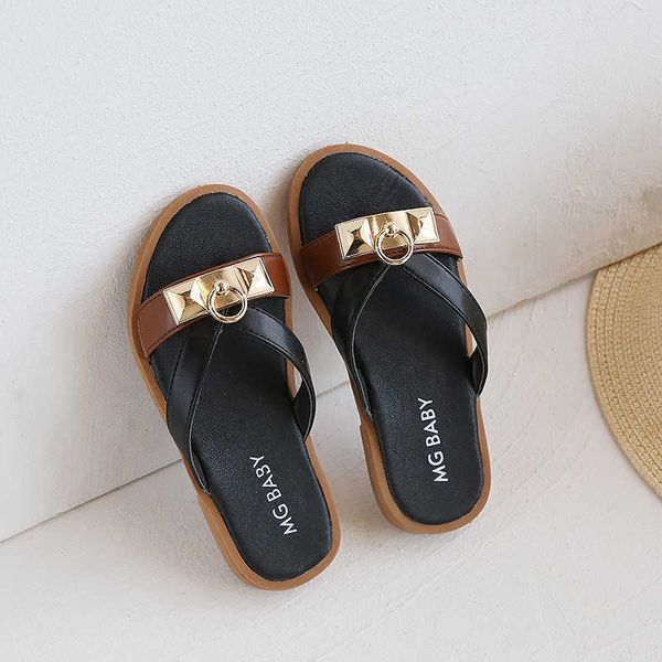 slipper girls outdoor beach sandals slippers fashion children princess metal decro flat non-slip slippers kids chic shoes t230302, Black;grey
slipper girls outdoor beach sandals slippers fashion children princess metal decro flat non-slip slippers kids chic shoes t230302, Black;grey