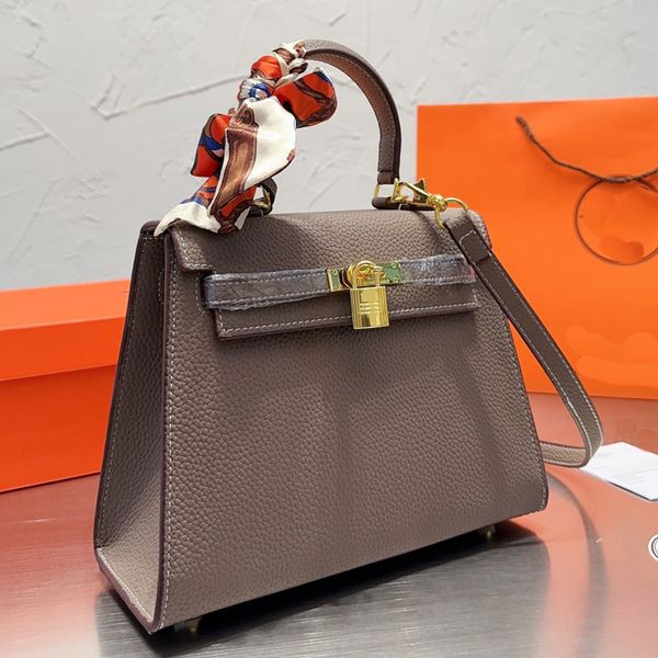 women handbag tote bag fashion letter grained leather shoulder crossbody bags golden hardware stamped lock removable strap kelly handbags pl
women handbag tote bag fashion letter grained leather shoulder crossbody bags golden hardware stamped lock removable strap kelly handbags pl