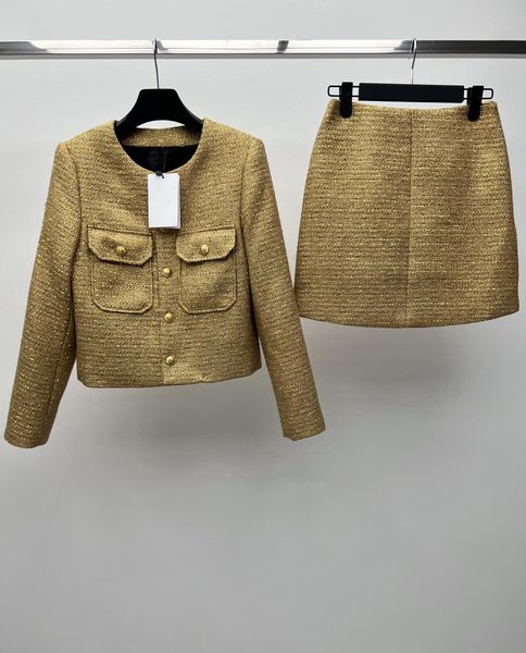 autumn and winter temperament new classic vintage small round neck gold silk jacket suit, White
autumn and winter temperament new classic vintage small round neck gold silk jacket suit, White