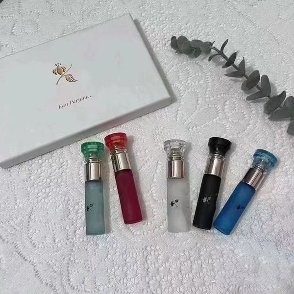 wholesale style fresher tea fragrance woman man perfume set 10ml 5pieces edp white black red green tea au the noir bleu rouge vert blanc per
wholesale style fresher tea fragrance woman man perfume set 10ml 5pieces edp white black red green tea au the noir bleu rouge vert blanc per