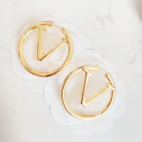 high end designer women's earrings luxury 18k gold earrings girl's valentine's day jewelry gift 316l stainless steel factory, Golden;silver
high end designer women's earrings luxury 18k gold earrings girl's valentine's day jewelry gift 316l stainless steel factory, Golden;silver