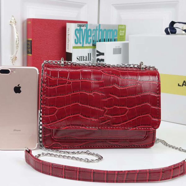luxury designer women's handbag customized brand handbag women's crocodile leather silver chain crossbody bag
luxury designer women's handbag customized brand handbag women's crocodile leather silver chain crossbody bag