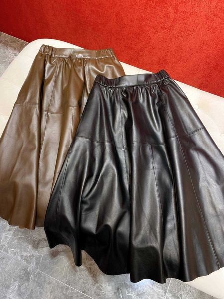 skirts 2022 autumn and winter new fashion triangle mark slim large skirt versatile half length leather skirt, Black
skirts 2022 autumn and winter new fashion triangle mark slim large skirt versatile half length leather skirt, Black