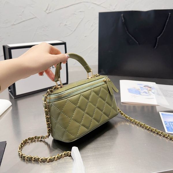 bags totes handbag designer bag women classic imitated famous brand splicing solid color plaid letter shoulder bag versatile commuter chain
bags totes handbag designer bag women classic imitated famous brand splicing solid color plaid letter shoulder bag versatile commuter chain