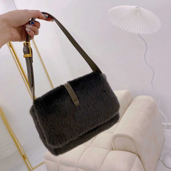 vintage designer bags women plush baguette shoulder handbags winter envelope underarm purse crossbody classic letter handbags 221209, Black;red
vintage designer bags women plush baguette shoulder handbags winter envelope underarm purse crossbody classic letter handbags 221209, Black;red