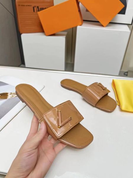 2023 branded sandals cutout flats tories slippers flip-flops pool slippers low heels fashion luxury rubber summer t outdoor beach 35-42, Black
2023 branded sandals cutout flats tories slippers flip-flops pool slippers low heels fashion luxury rubber summer t outdoor beach 35-42, Black
