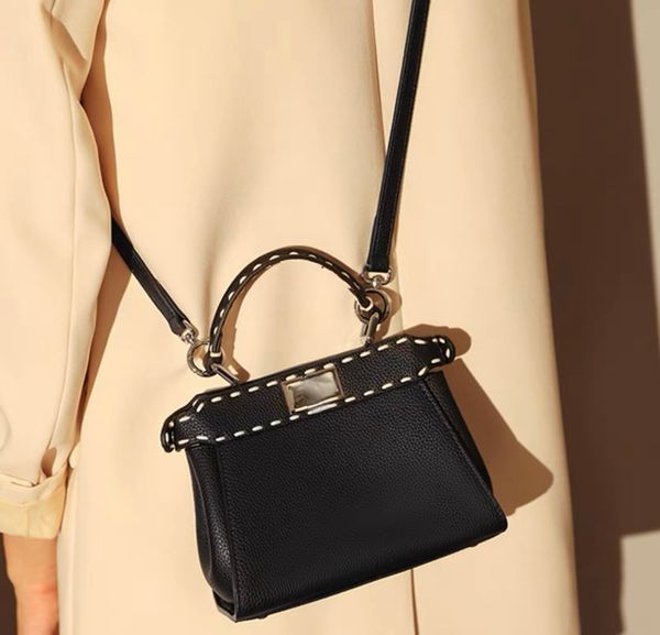 luxury bag brand designer bags fashion single shoulder bag women handbag totes leather metal lock handbags luxurys designers large capacity
luxury bag brand designer bags fashion single shoulder bag women handbag totes leather metal lock handbags luxurys designers large capacity