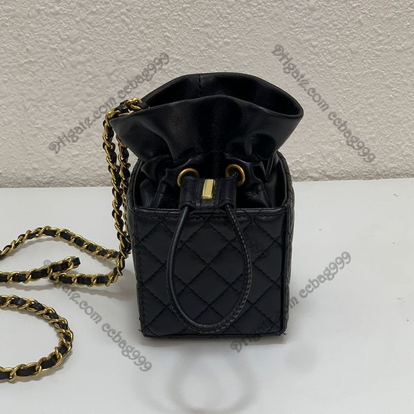 mini square glitter metallic bucket bags box quilted small vanity cases designer handbags with chain gold hardware cosmetic bag purses luxur
mini square glitter metallic bucket bags box quilted small vanity cases designer handbags with chain gold hardware cosmetic bag purses luxur