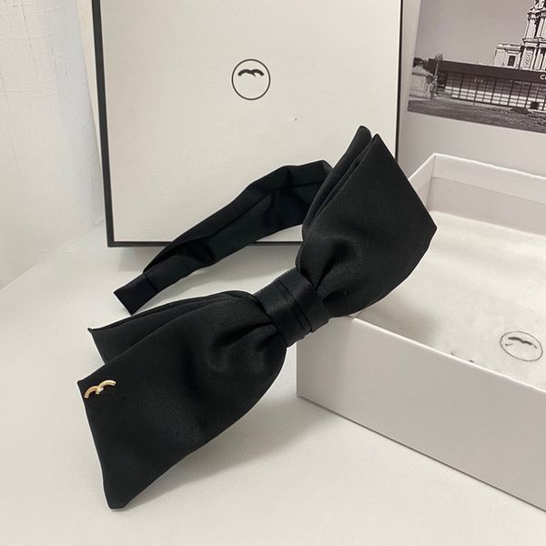 with box luxury silk headbands with c print women street headband black colors hair hoop girls hairjewelry, Silver
with box luxury silk headbands with c print women street headband black colors hair hoop girls hairjewelry, Silver