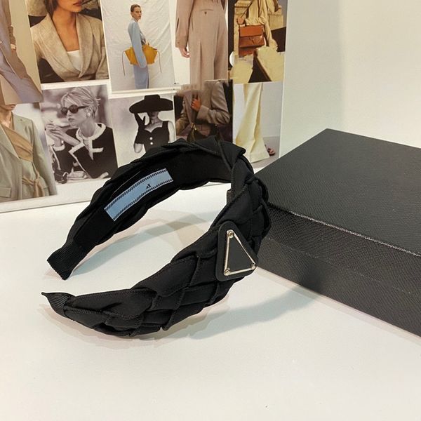 with box 2022 designer luxury headbands weaven hair bands for women girl p brand black elastic headband sports fitness headband head wrap, Silver
with box 2022 designer luxury headbands weaven hair bands for women girl p brand black elastic headband sports fitness headband head wrap, Silver