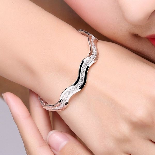 bangle luxury wavy open bracelet for women frosted double line ring love interwoven water ripple jewelry 230104, Black
bangle luxury wavy open bracelet for women frosted double line ring love interwoven water ripple jewelry 230104, Black