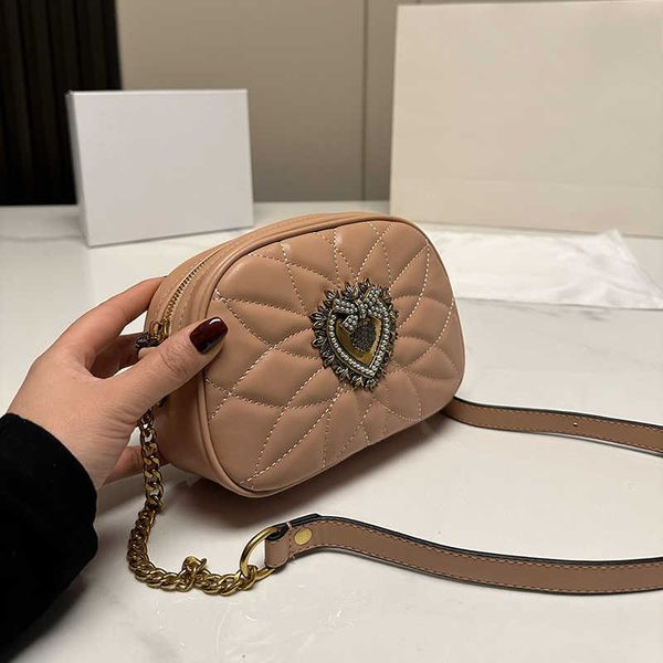 dbag sacred heart snapspouch shoulder bags womens designer bag woman leather purse handbag love sign crossbody bags fashion square tote wall
dbag sacred heart snapspouch shoulder bags womens designer bag woman leather purse handbag love sign crossbody bags fashion square tote wall