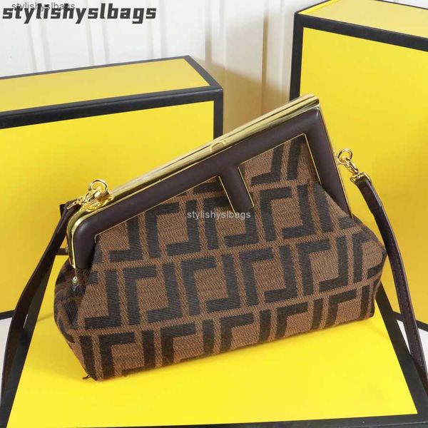 2023 new cross body women crossbody bag genuine leather handbag fashion shoulder bags ladies 010523h
2023 new cross body women crossbody bag genuine leather handbag fashion shoulder bags ladies 010523h