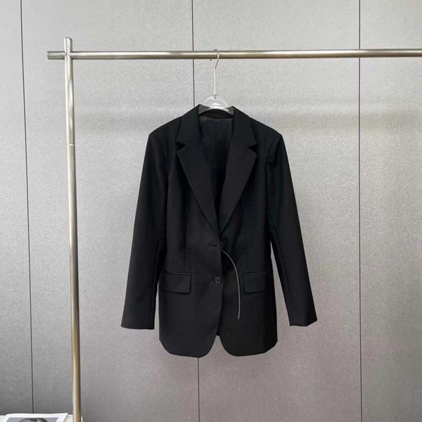 women's suits blazers 2022 new fashion style in autumn and winter triangle small standard waist belt design loose versatile suit coat, White;black
women's suits blazers 2022 new fashion style in autumn and winter triangle small standard waist belt design loose versatile suit coat, White;black