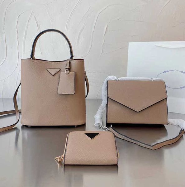 totes prabag three pieces combination set tote bag triangle designers bag leather luxurys handbag with crossbody bags wallet purse 221125
totes prabag three pieces combination set tote bag triangle designers bag leather luxurys handbag with crossbody bags wallet purse 221125