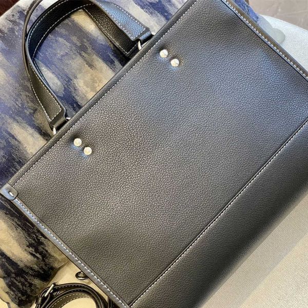 trend outdoors leather tote bags luxury factory large capacity handbags for women
trend outdoors leather tote bags luxury factory large capacity handbags for women
