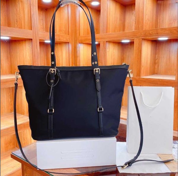 luxury designer shoulder bag messenger classic style fashion large capacity shopping bag top
luxury designer shoulder bag messenger classic style fashion large capacity shopping bag top