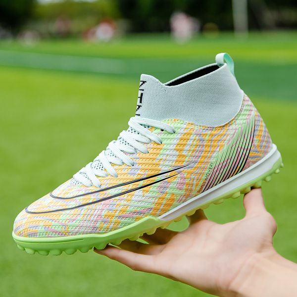 dress shoes high football shoes men's broken nails long student training antiskid 3445 230105, Black
dress shoes high football shoes men's broken nails long student training antiskid 3445 230105, Black