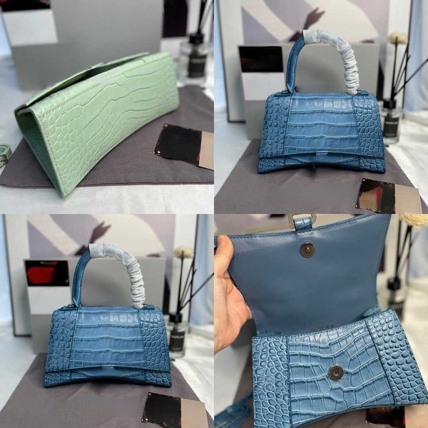 shoulder bags integral designer 2023 new portable alligator pattern advanced sense hourglass bag
shoulder bags integral designer 2023 new portable alligator pattern advanced sense hourglass bag