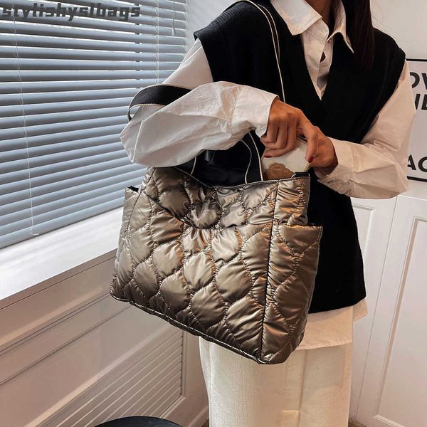 totes 2022 new fashion cotton padded handbag large capacity autumn winter casual ladies quilted crossbody bag luxury designer tote bag 01052
totes 2022 new fashion cotton padded handbag large capacity autumn winter casual ladies quilted crossbody bag luxury designer tote bag 01052