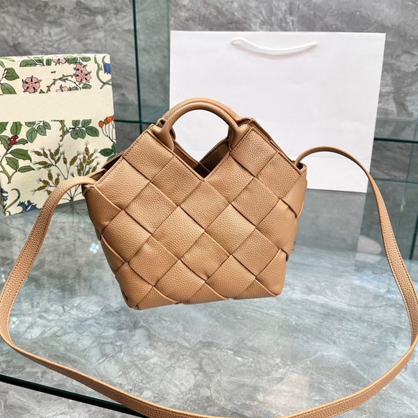 shoulder bags designer bags handbags crossbody bags ladies luxury designers weaving handbag women fashion classic cross body 230109x
shoulder bags designer bags handbags crossbody bags ladies luxury designers weaving handbag women fashion classic cross body 230109x