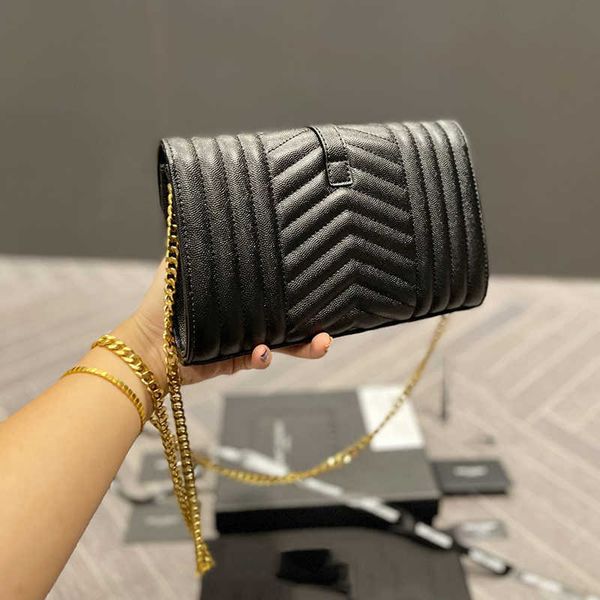 luxury famous brand designer women handbags genuine leather purse and handbag 
luxury famous brand designer women handbags genuine leather purse and handbag