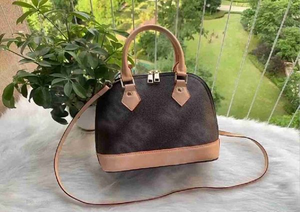 ladies cosmetic crossbody bags women shoulder bags luxurys designers bag leather handbags shell wallet purse tote top
ladies cosmetic crossbody bags women shoulder bags luxurys designers bag leather handbags shell wallet purse tote top