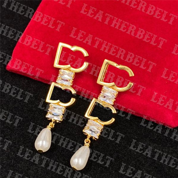 fashion brand earrings charm wedding pearl stud classic letter crystal ear jewelry for women, Golden
fashion brand earrings charm wedding pearl stud classic letter crystal ear jewelry for women, Golden