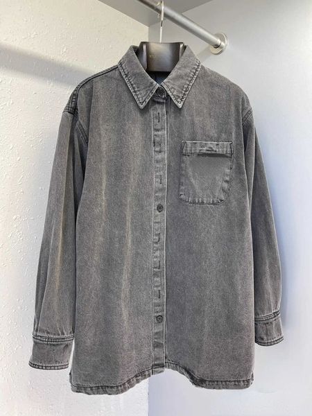 men's casual shirts 2022 early autumn new classic metal triangle fashion casual versatile denim shirt coat, White;black
men's casual shirts 2022 early autumn new classic metal triangle fashion casual versatile denim shirt coat, White;black