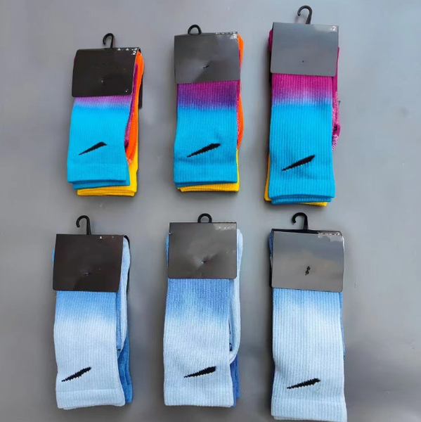 men's and women's athletic socks basketball sock new fashion casual breathable gradient socks two pairs of high tube, Black;white
men's and women's athletic socks basketball sock new fashion casual breathable gradient socks two pairs of high tube, Black;white