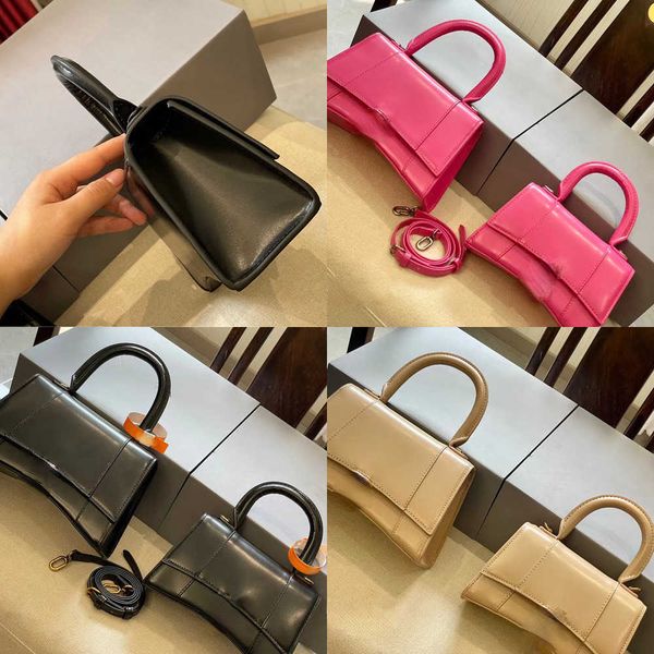 shoulder bags hourglass bag women's leather 2023 designer new hand-held single messenger bag niche design light luxury texture
shoulder bags hourglass bag women's leather 2023 designer new hand-held single messenger bag niche design light luxury texture