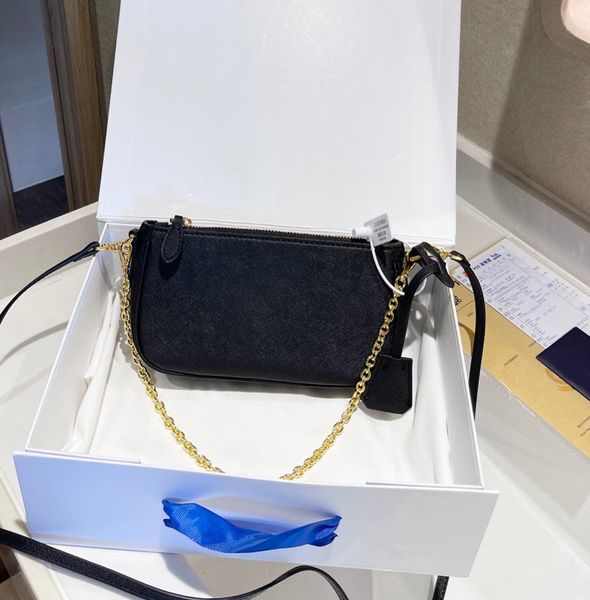designer women shoulder bags real leather armpit chainsluxury design summer lady holiday ol handbags pink white sweet one side girls hand ba
designer women shoulder bags real leather armpit chainsluxury design summer lady holiday ol handbags pink white sweet one side girls hand ba