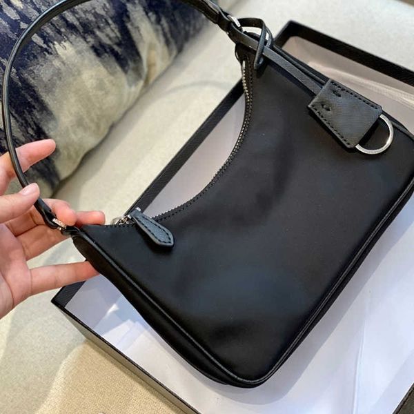 wholesale classic designer mini tote bag luxury elegant smooth medium handbags for women
wholesale classic designer mini tote bag luxury elegant smooth medium handbags for women