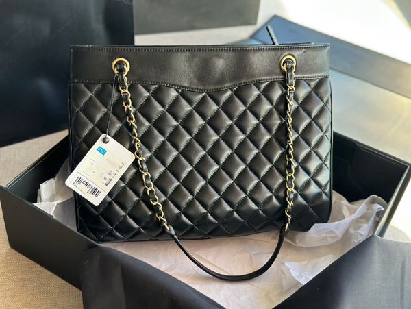 winter 2023 new shopping bag fashion designer bags tote luxury handbag leather chain single shoulder bag large capacity purse
winter 2023 new shopping bag fashion designer bags tote luxury handbag leather chain single shoulder bag large capacity purse