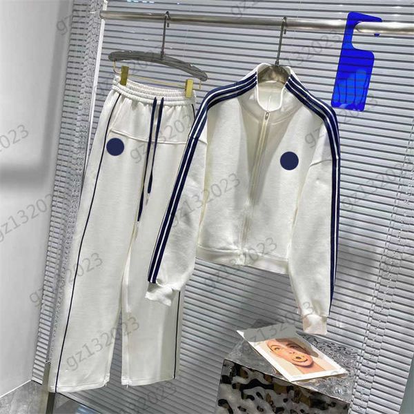 womens two piece pants brand logo embroidered high neck zipper opening jackets side stripes trim elastic waist casual trousers fashion brand, White
womens two piece pants brand logo embroidered high neck zipper opening jackets side stripes trim elastic waist casual trousers fashion brand, White