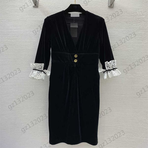 designer dress women cuff splicing water soluble lace corset waist slimming dress metal buttons deep v velvet long skirt black dresses for w, Black;gray
designer dress women cuff splicing water soluble lace corset waist slimming dress metal buttons deep v velvet long skirt black dresses for w, Black;gray