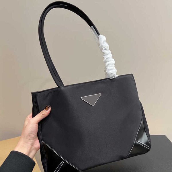 pbag triangle logo nylon tote bag black totes womens designer bag versatile luxurys handbag fashion woman designers purse wallet 221220
pbag triangle logo nylon tote bag black totes womens designer bag versatile luxurys handbag fashion woman designers purse wallet 221220