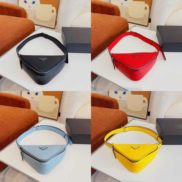 totes pbag womens tote bag leather designer triangle luxurys designers cross body handbag v zipper shoulder pouch purse cardholder 221026
totes pbag womens tote bag leather designer triangle luxurys designers cross body handbag v zipper shoulder pouch purse cardholder 221026
