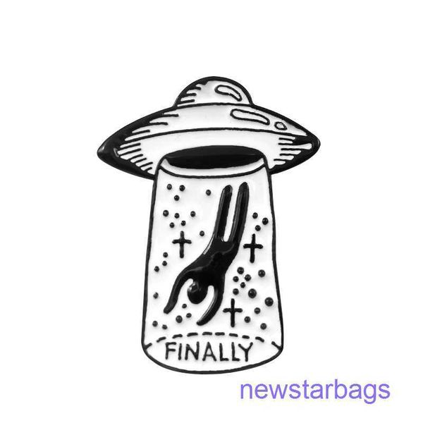 factory outlet wholesale brooches creative mysterious alien spaceship oil dropping brooch, Gray
factory outlet wholesale brooches creative mysterious alien spaceship oil dropping brooch, Gray