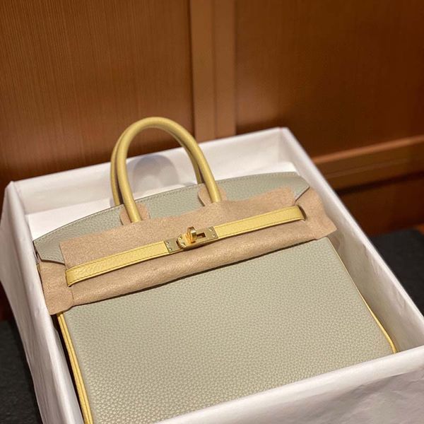 luxurys designers bags women handbag crossbody bag shoulder lady wallet simple versatile metal letter leather solid handbags temperament wom
luxurys designers bags women handbag crossbody bag shoulder lady wallet simple versatile metal letter leather solid handbags temperament wom