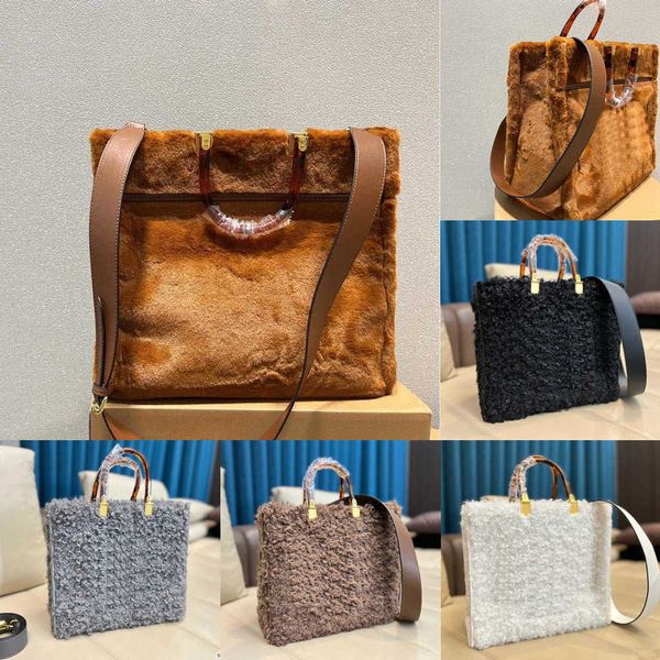 totes women luxurys handbag winter lamb wool plush large capacity package shopping shoulder bags classic letter travel handbags 220926
totes women luxurys handbag winter lamb wool plush large capacity package shopping shoulder bags classic letter travel handbags 220926