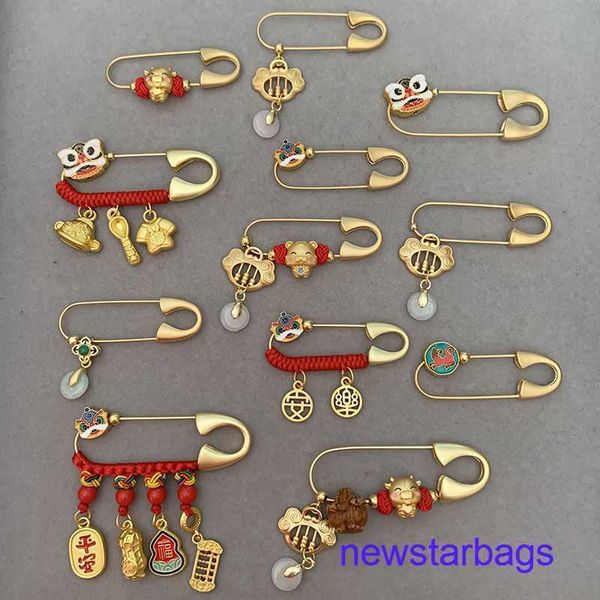 factory outlet wholesale brooches hanging ornament 2023 color pin pregnant women and babies go out safe pendant ancient method gold tiger ba, Gray
factory outlet wholesale brooches hanging ornament 2023 color pin pregnant women and babies go out safe pendant ancient method gold tiger ba, Gray