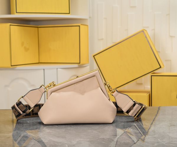 designer evening bags women handbag luxury crescent-shaped brand fashionable shoulder bag letter and floral pattern classic style zipper wit
designer evening bags women handbag luxury crescent-shaped brand fashionable shoulder bag letter and floral pattern classic style zipper wit