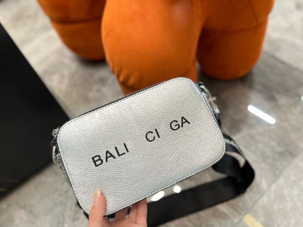 luxury balencigas women designer handbag nylon messenger bag classic hourglass bag ladies underarm shoulder wallet fashion
luxury balencigas women designer handbag nylon messenger bag classic hourglass bag ladies underarm shoulder wallet fashion