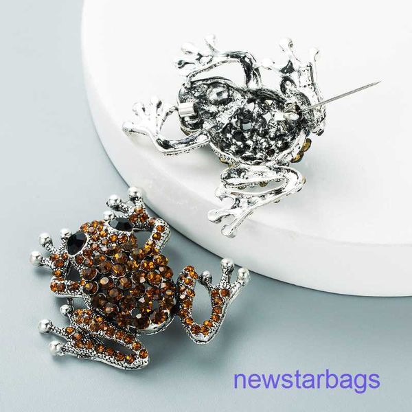 factory outlet wholesale brooches ins net red alloy inlaid frog cute pin popular accessories, Gray
factory outlet wholesale brooches ins net red alloy inlaid frog cute pin popular accessories, Gray