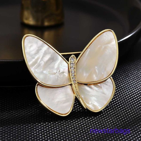 factory outlet wholesale brooches new luxury cocoon breaking butterfly natural fritillaria butterfly brooch fashion atmosphere long princess, Gray
factory outlet wholesale brooches new luxury cocoon breaking butterfly natural fritillaria butterfly brooch fashion atmosphere long princess, Gray
